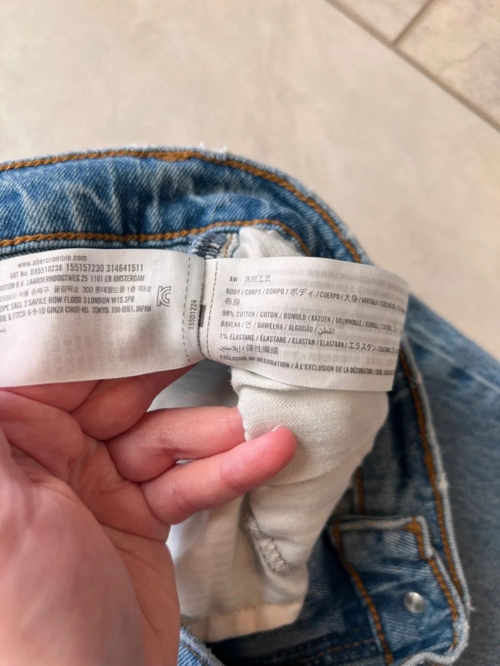 Abercrombie & Fitch The Straight Mid Rise Jeans - Picture 3 of 6